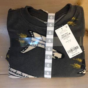 Carter’s Size 6 little kids- spaceship footed PJs